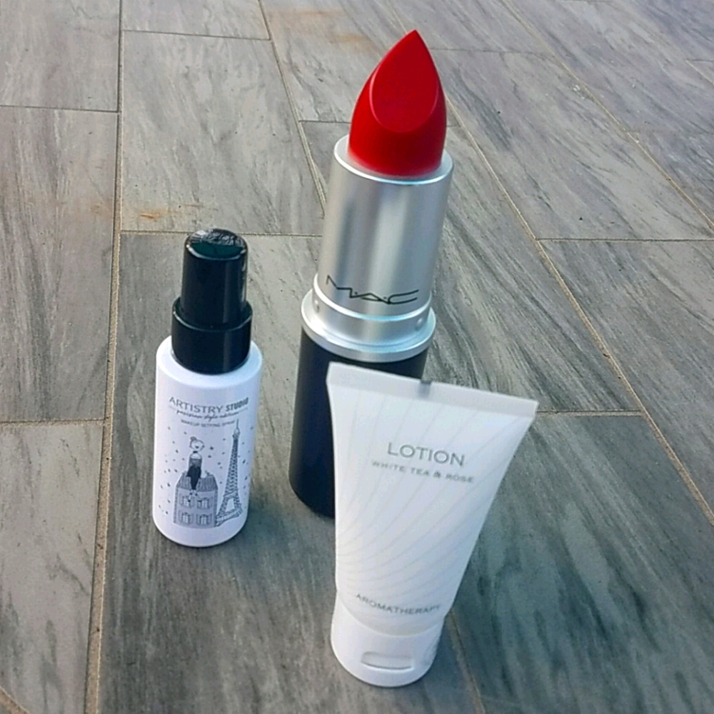 Makeup setting spray and lotion